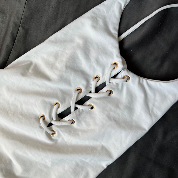 Tavik Monahan One-piece White, Small, NWT - Picture 8 of 16